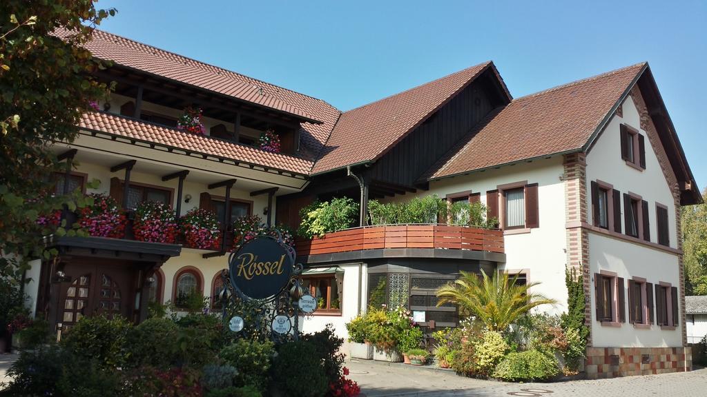 Hotel Gasthaus Zum Roessel Lichtenau à Scherzheim Extérieur photo